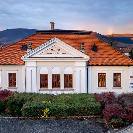 Magita Hotel Basko Екстер'єр фото
