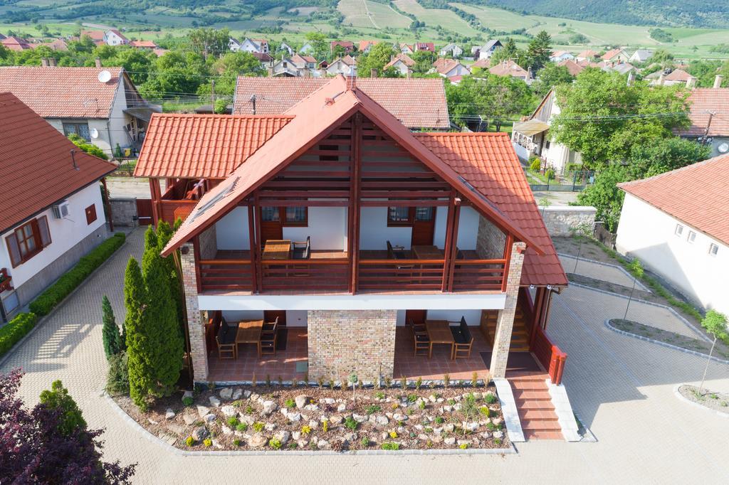 Magita Hotel Basko Екстер'єр фото