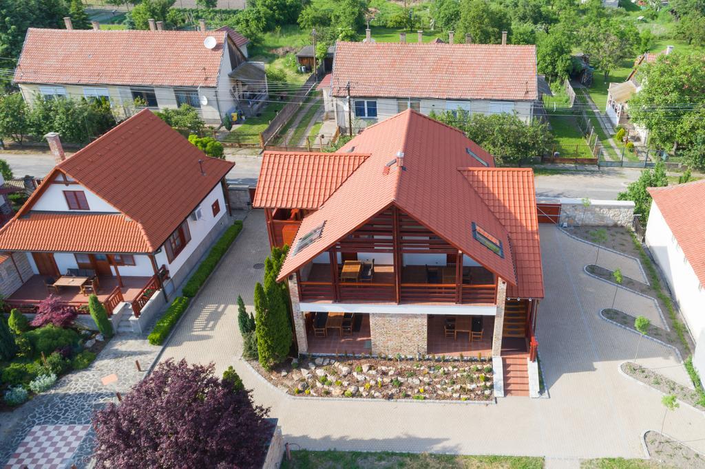Magita Hotel Basko Екстер'єр фото