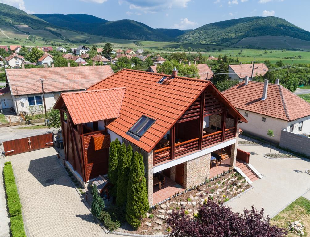 Magita Hotel Basko Екстер'єр фото