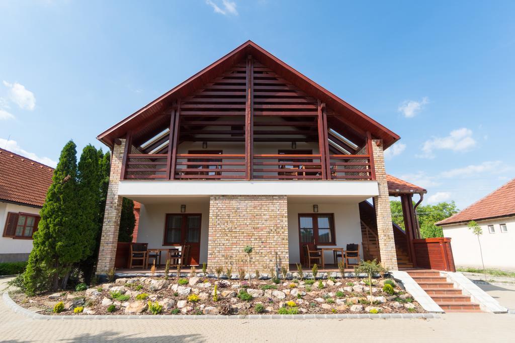 Magita Hotel Basko Екстер'єр фото