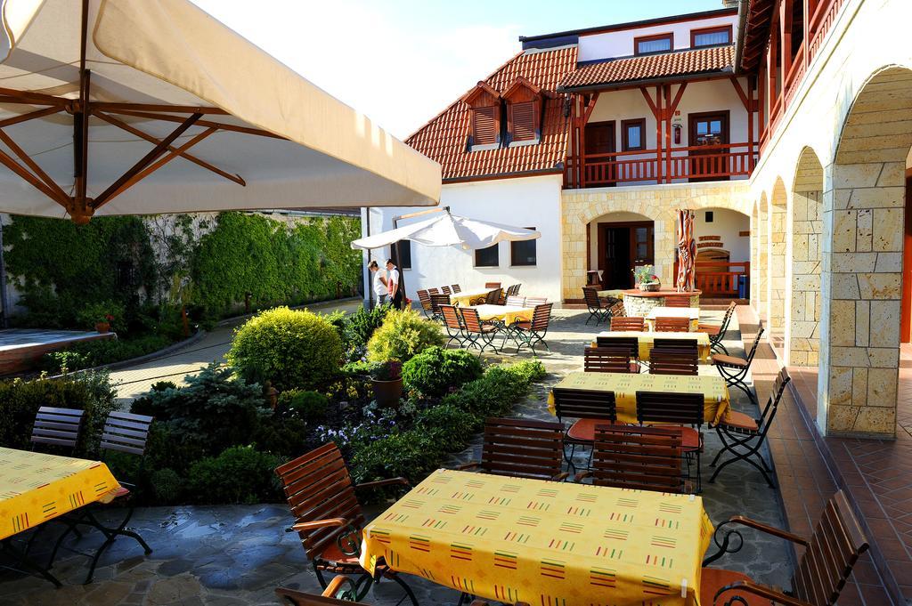 Magita Hotel Basko Екстер'єр фото