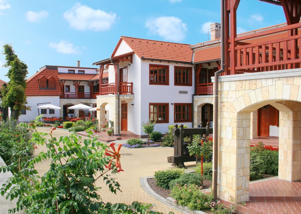 Magita Hotel Basko Екстер'єр фото
