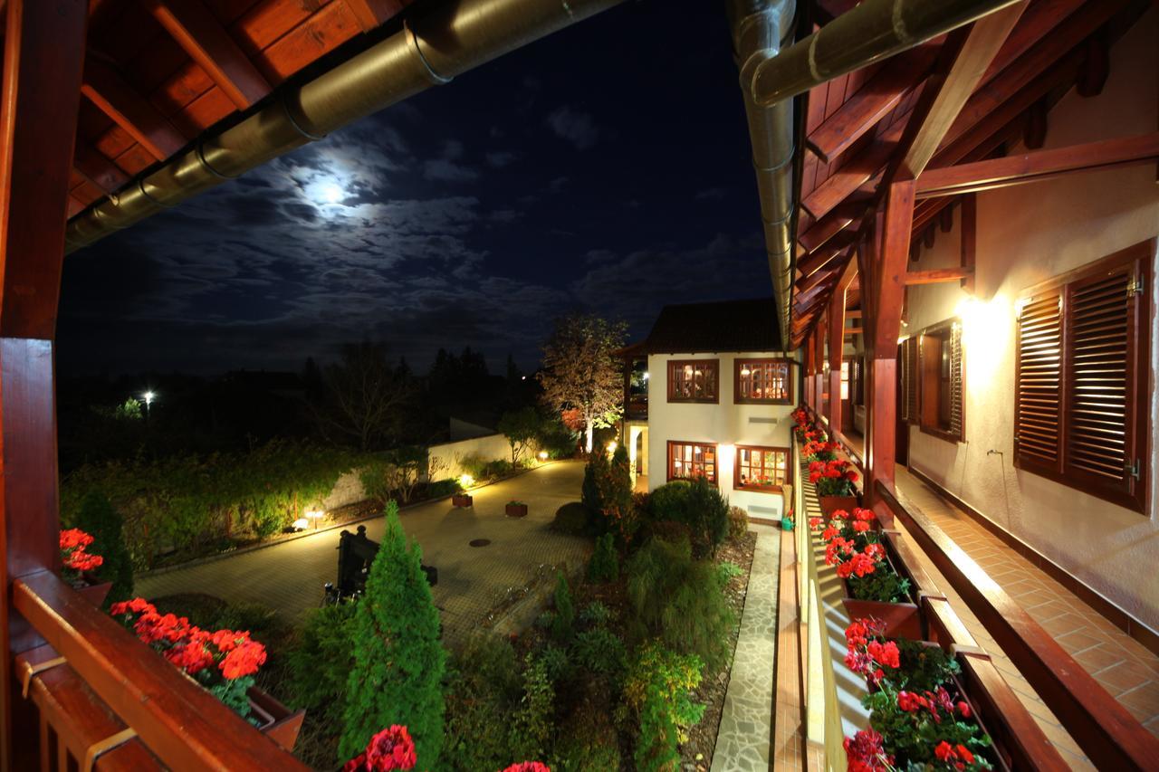 Magita Hotel Basko Екстер'єр фото