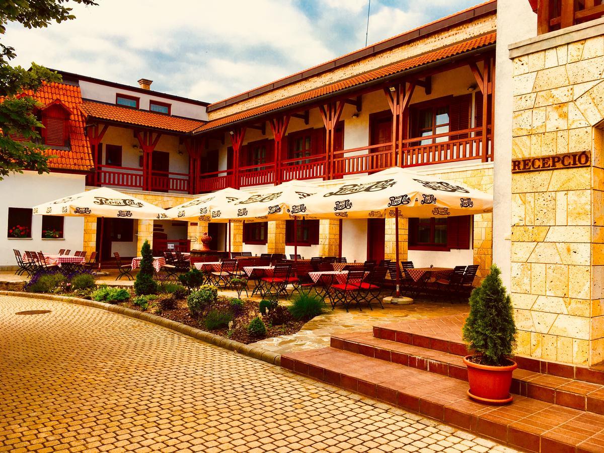 Magita Hotel Basko Екстер'єр фото