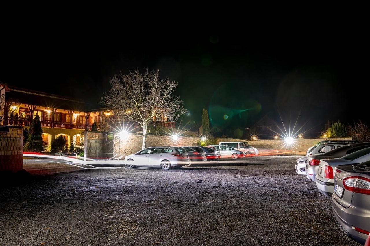 Magita Hotel Basko Екстер'єр фото