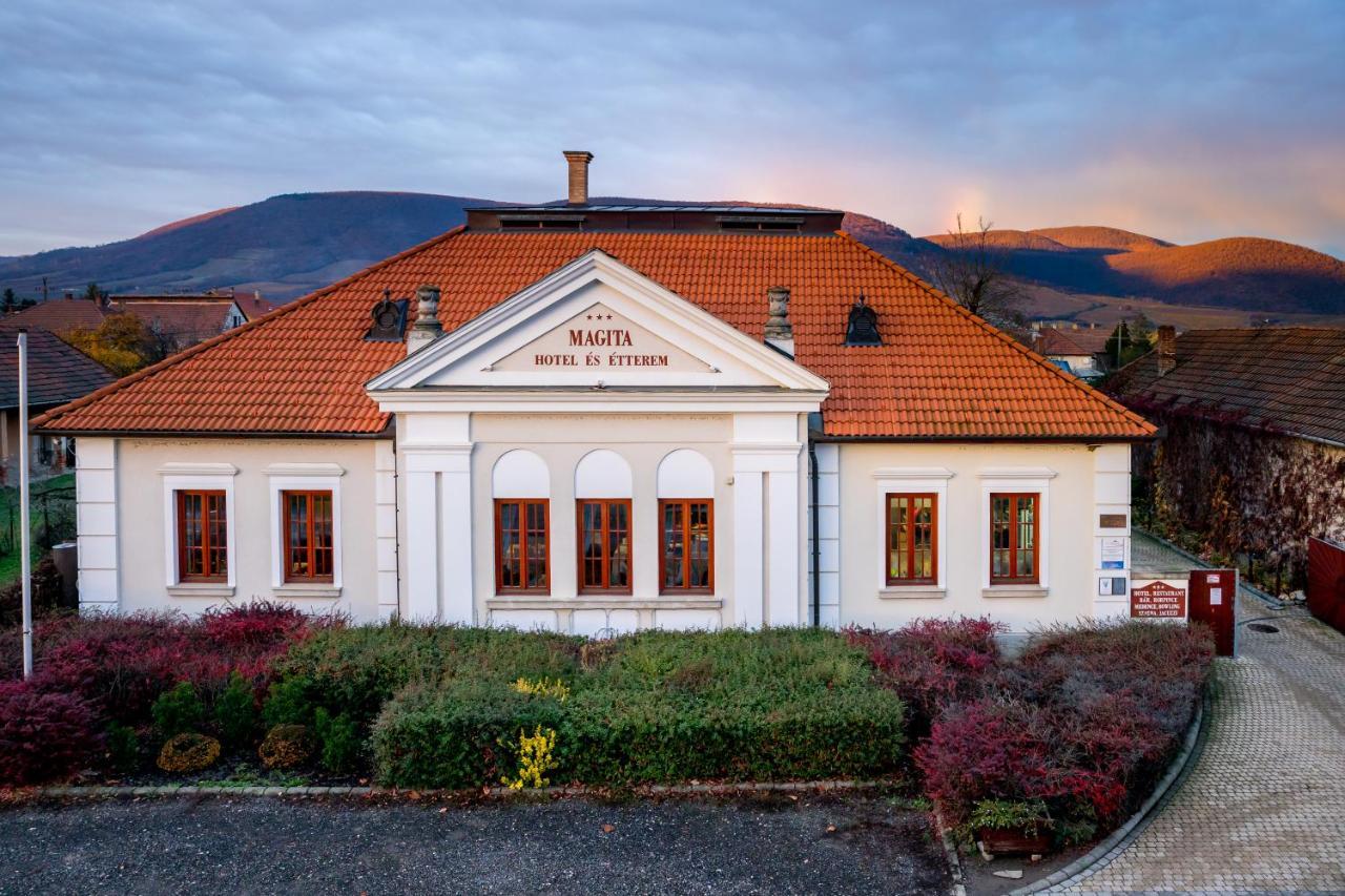 Magita Hotel Basko Екстер'єр фото